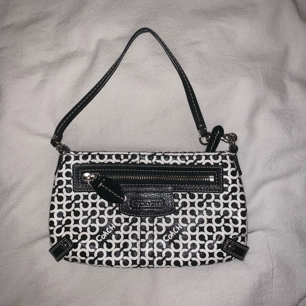 COACH 🖤🤍🖤 BAGUETTE BAG